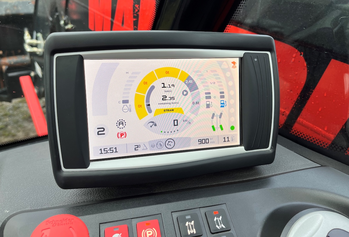 Dettaglio dell'interfaccia sul display di bordo del nuovo sistema Smart Weighing System di Manitou